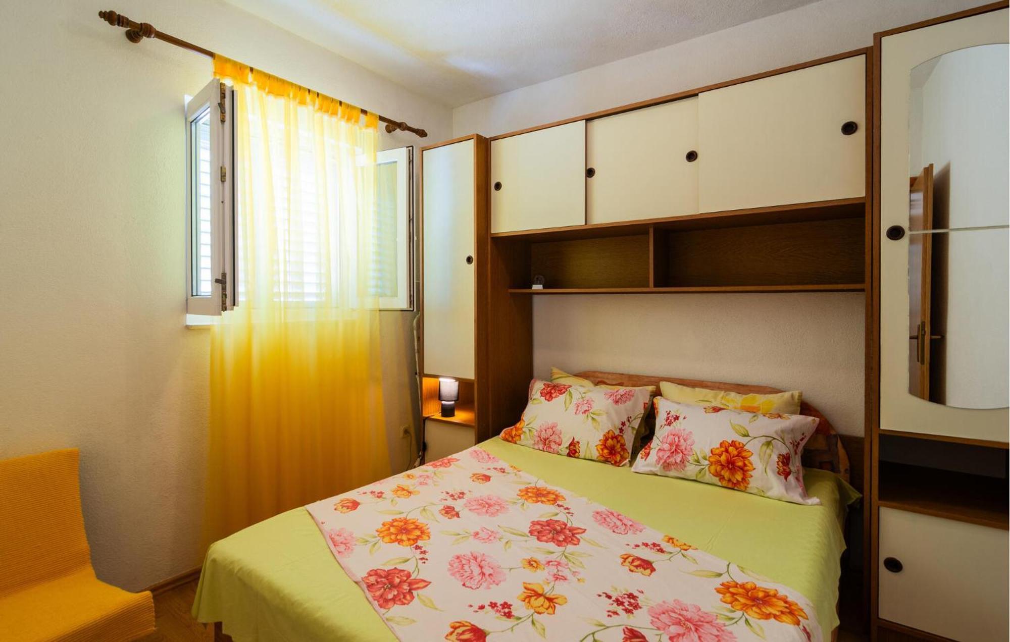 Cozy Home In Podaspilje With Kitchen Svinisce 外观 照片