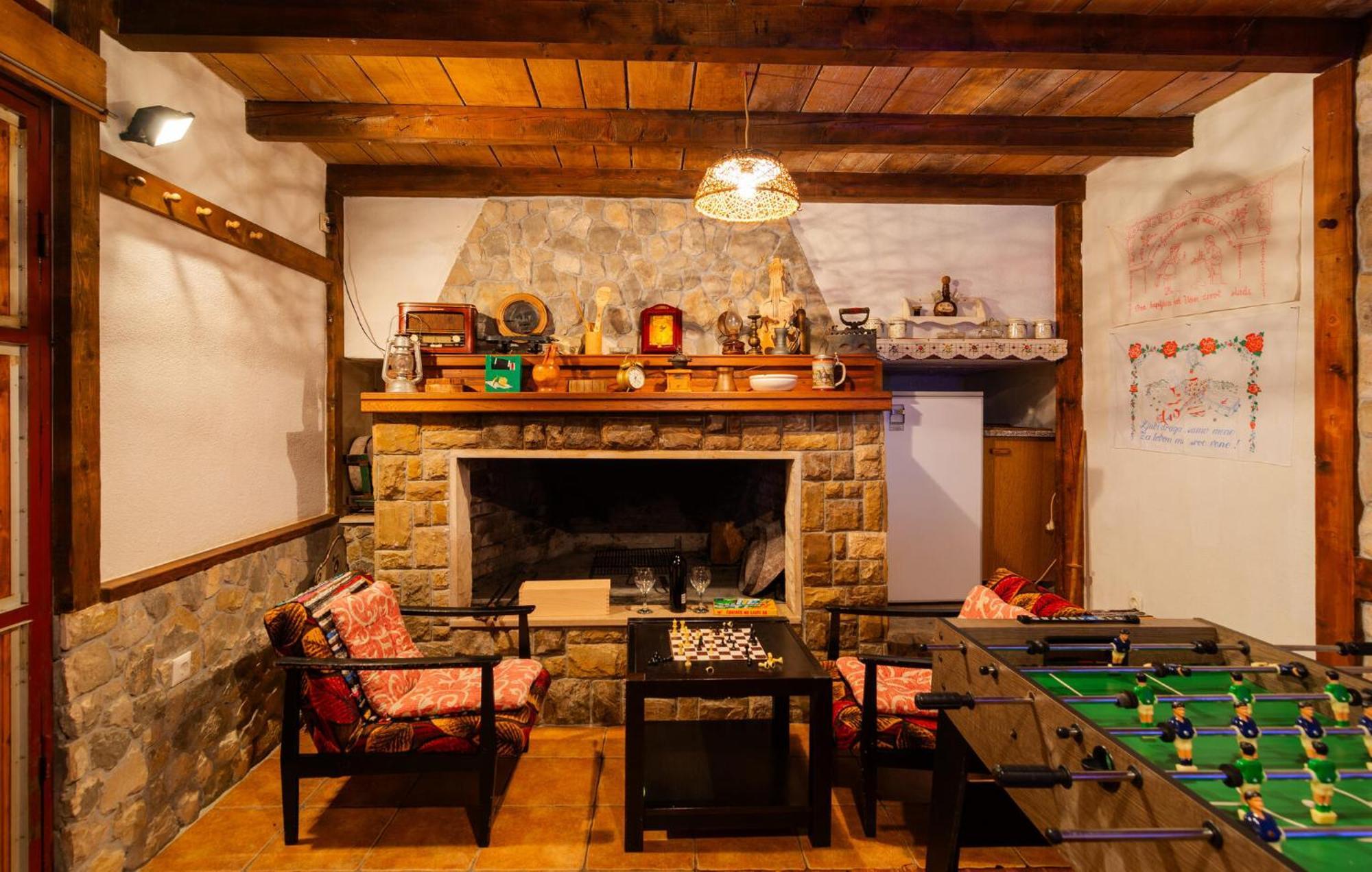 Cozy Home In Podaspilje With Kitchen Svinisce 外观 照片