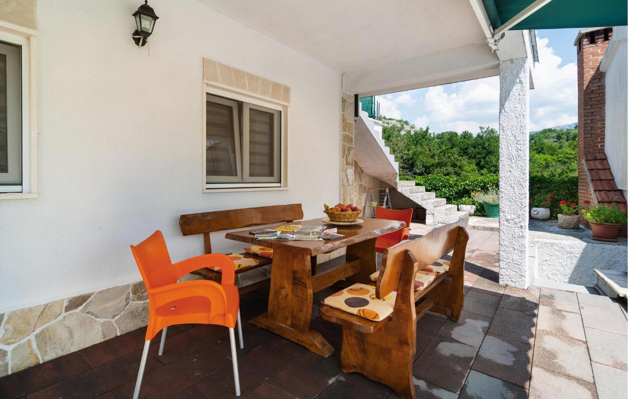 Cozy Home In Podaspilje With Kitchen Svinisce 外观 照片